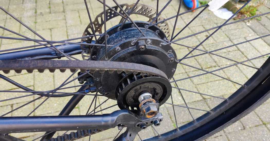 moteurs electrique roue arriere sont facile a enlever et changer moteurs electrique roue arriere sont facile a enlever et changer