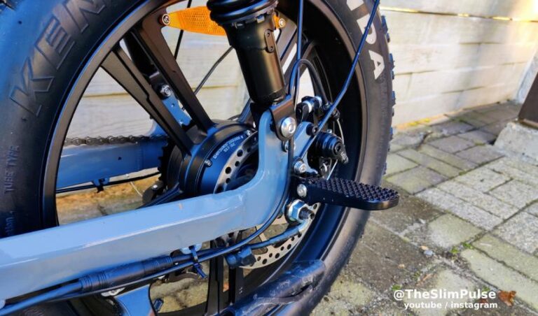 Repose-pieds pour passager sur le fatbike MD10