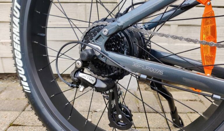 Shimano Altus dérailleur à 8 vitesses